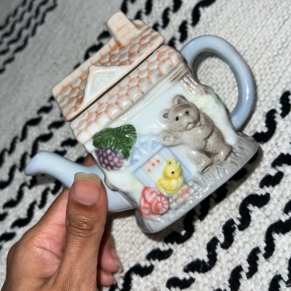 Vintage Detailed Mini Decorative Teapot NWOT - Picture 2 of 9